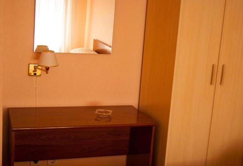 חדר משפחתי, Hostal Hermanos Gutierrez