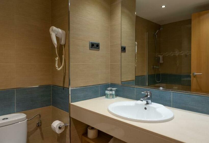 Номер Стандарт Трехместный, Caprici Beach Hotel & Spa