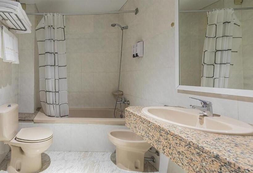 Трехместный Номер Стандарт с Балконом, Vila Calella