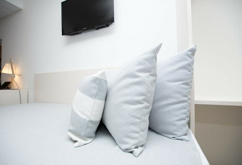 Suite Familiale, Fergus Club Pineda Splash