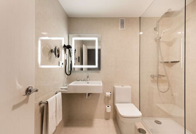 Habitación Superior, NH Madrid Chamberi