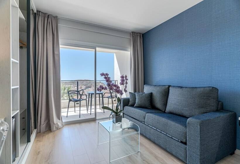 Семейный Номер Deluxe, Ramada Resort by Wyndham Puerto de Mazarron