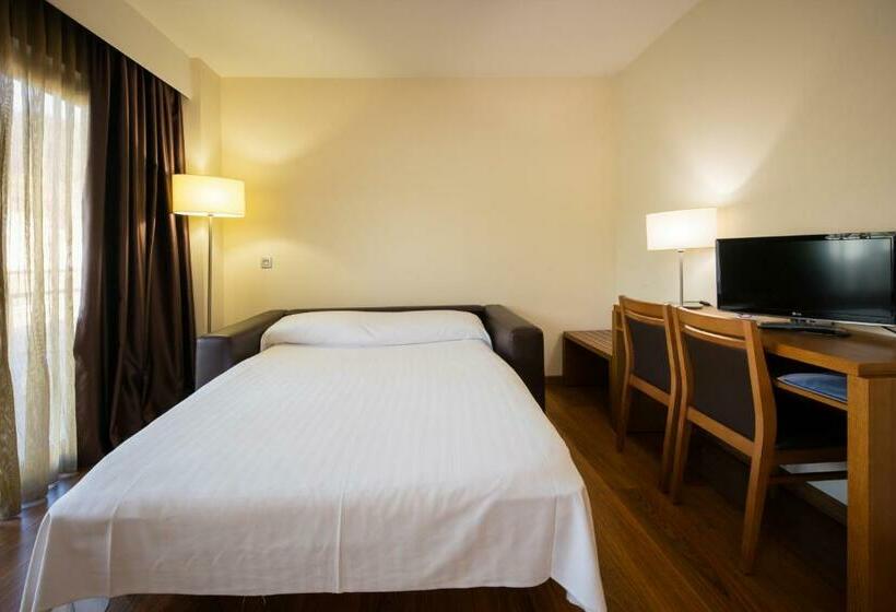 Habitación Triple Estándar, Thalasso Cantabrico Las Sirenas 4 Superior