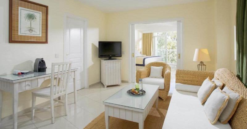 Полулюкс, ME Marbella Luxury Lifestyle Hotel