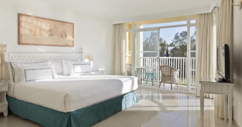 Полулюкс, ME Marbella Luxury Lifestyle Hotel