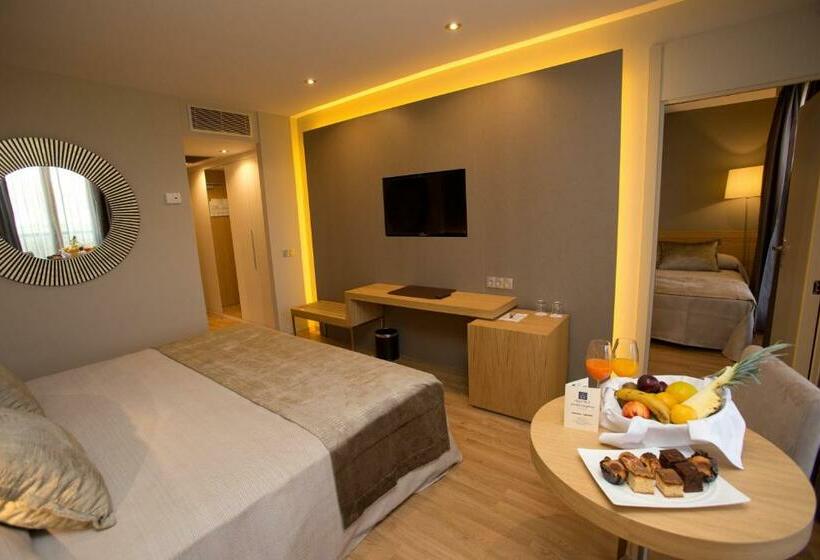 Habitación Familiar, M.a. Hotel Sevilla Congresos