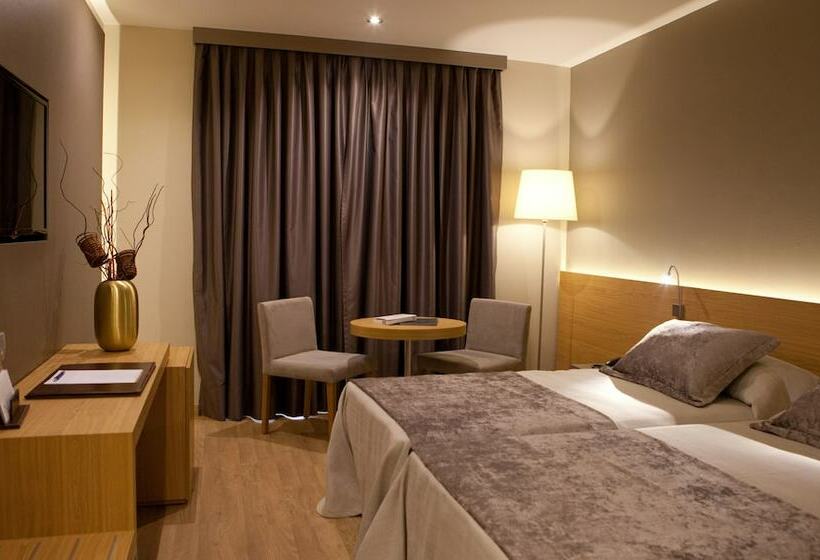 Habitación Familiar, M.a. Hotel Sevilla Congresos