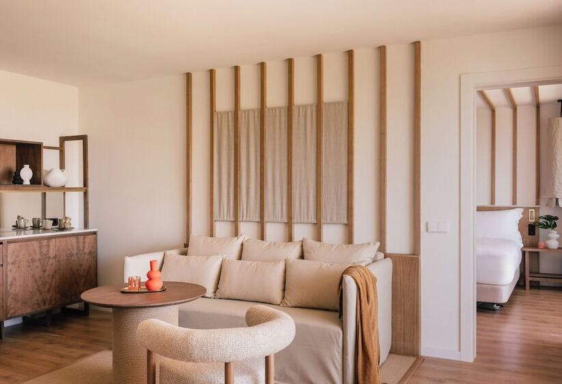 Люкс 2 Спальни, ME Marbella Luxury Lifestyle Hotel