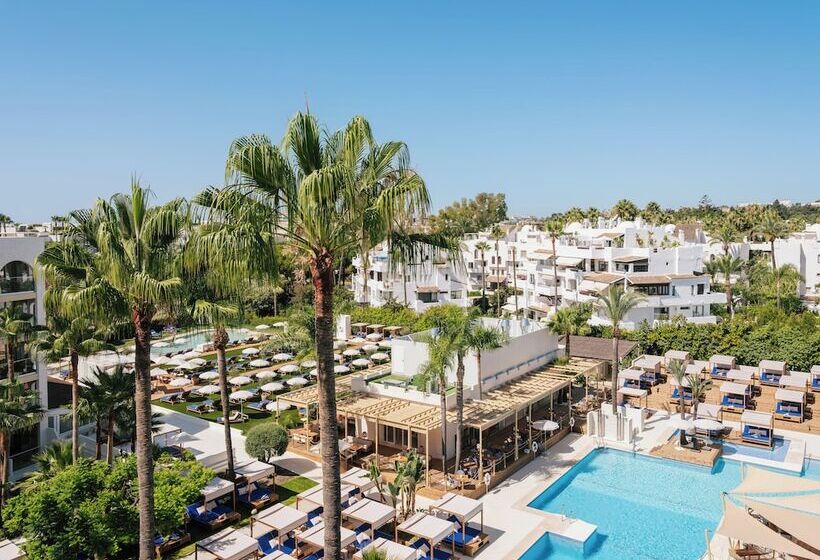 Полулюкс с Видом, ME Marbella Luxury Lifestyle Hotel