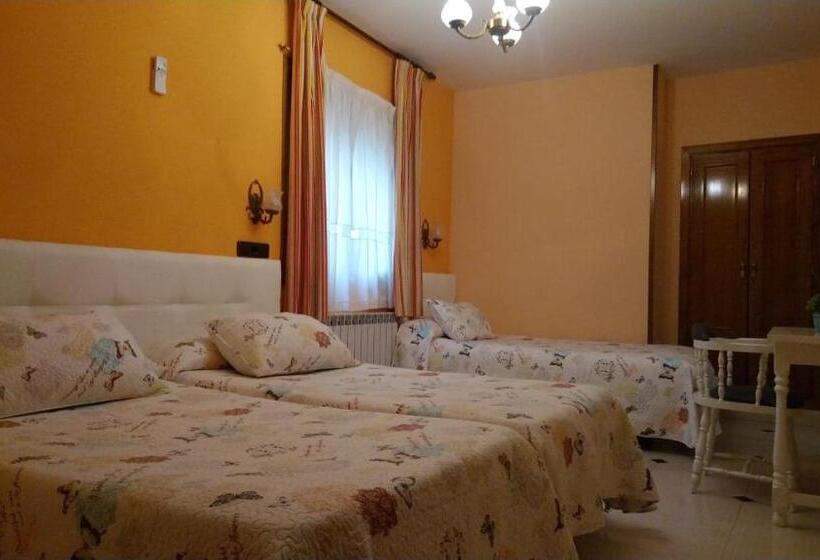 标准三人间, Hostal Don Jaime I Y Ii