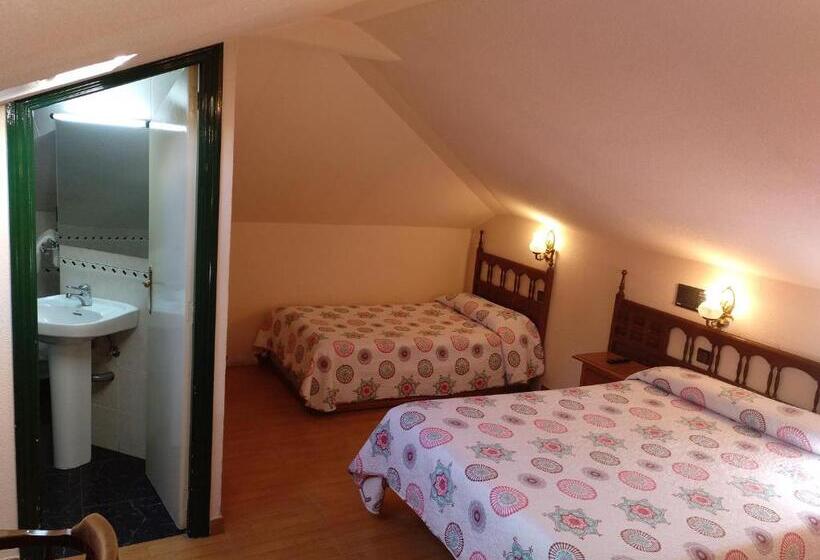 阁楼房, Hostal Don Jaime I Y Ii
