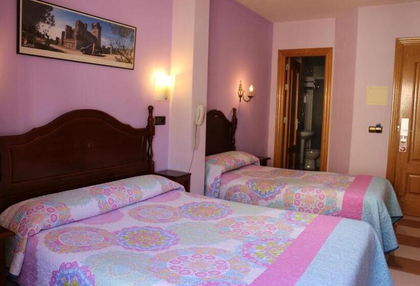 三人经典房间, Hostal Don Jaime I Y Ii