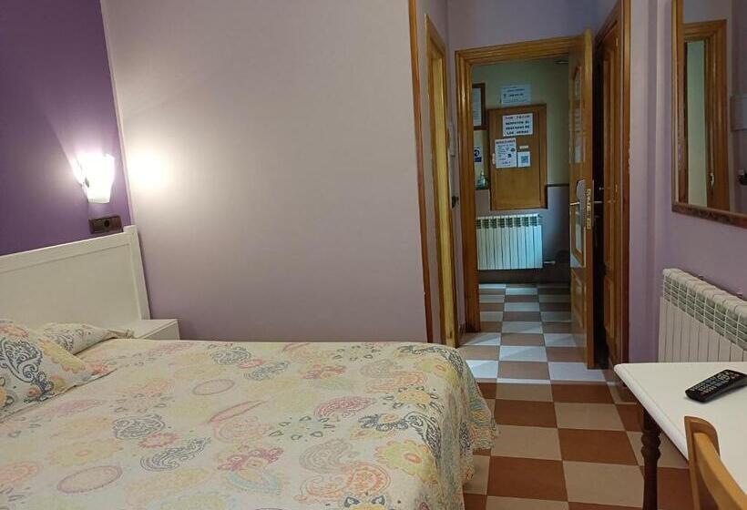 经济房, Hostal Don Jaime I Y Ii