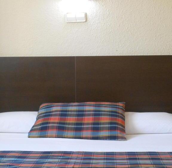 اتاق استاندارد یک نفره, Hostal El Callejon