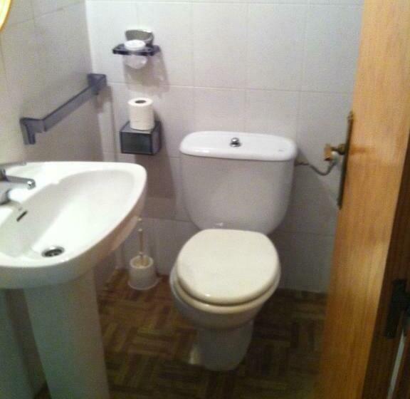 Номер Стандарт, Hostal L'escaleta