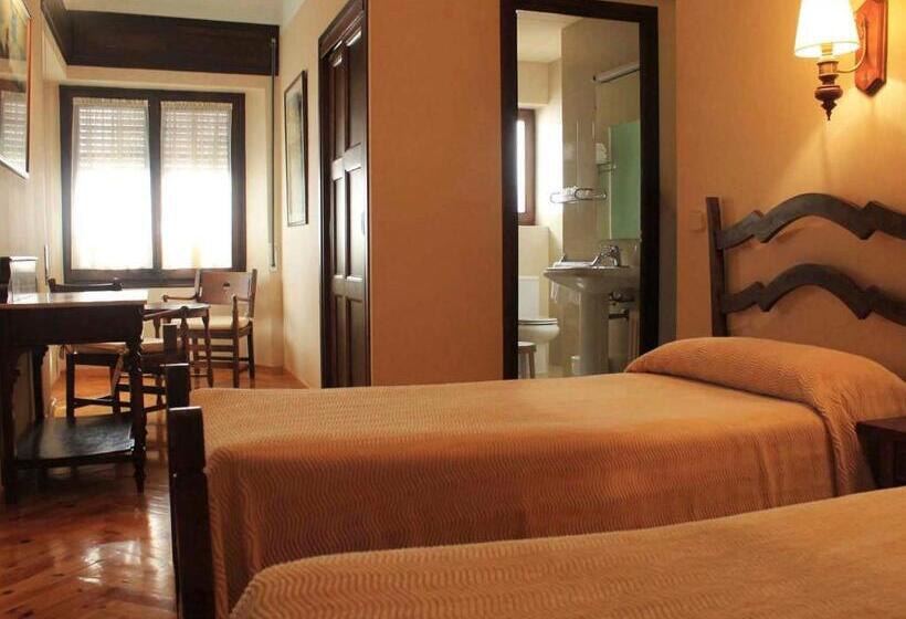 Трехместный Номер Superior, Hostal Rita Belvedere