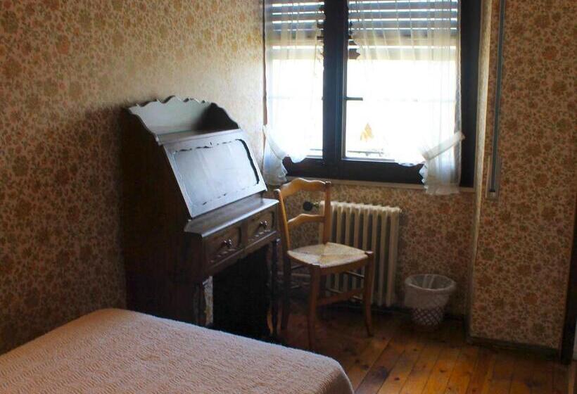 Трехместный Номер Базовый, Hostal Rita Belvedere