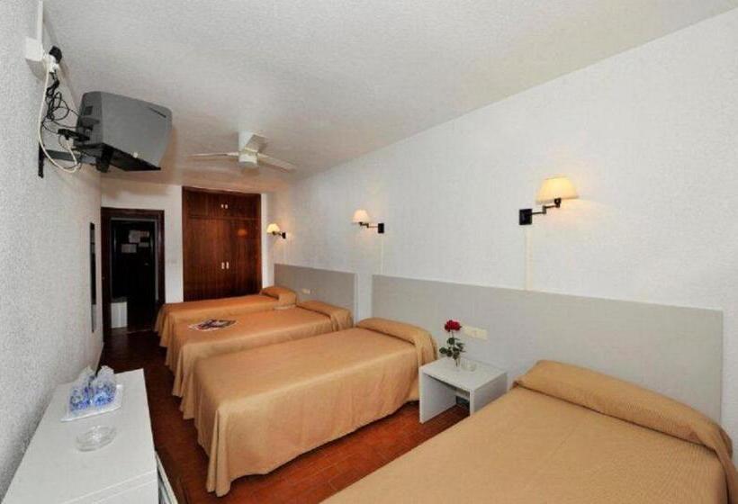 4인용 스탠다드 룸, Hostal Velilla