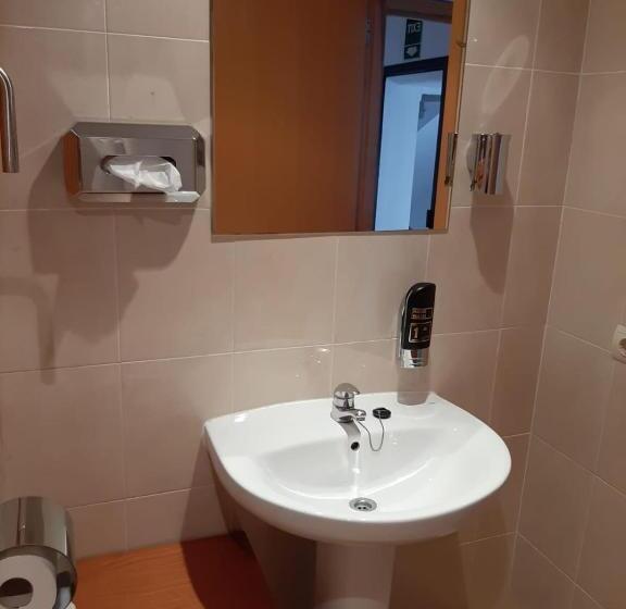 חדר קלאסי לארבעה, Hostal Tierramar