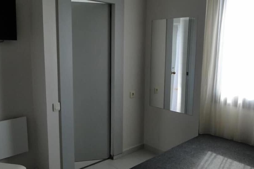 Номер Стандарт Трехместный, Hostal Lami