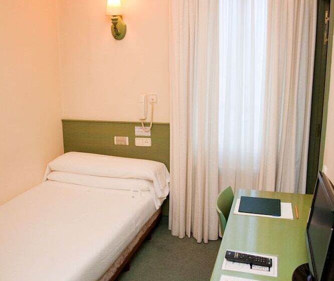 Одноместный Номер Basic, Hostal Navarra