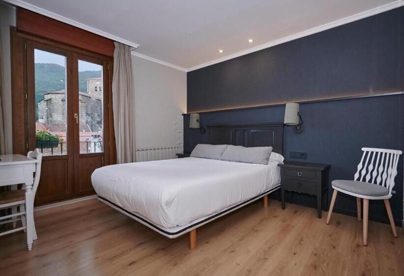Номер Стандарт с Балконом, Hostal Lola