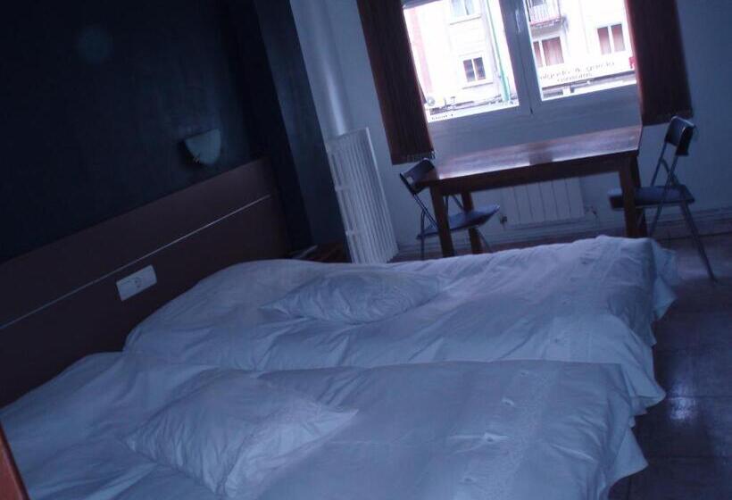 اتاق استاندارد, Hostal Torres