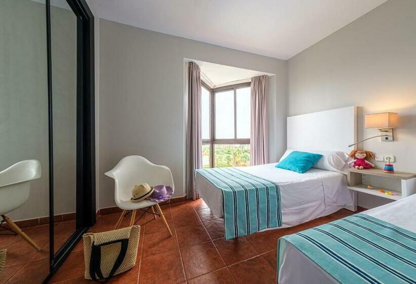 Suite cu Vedere la Mare, Estival Islantilla