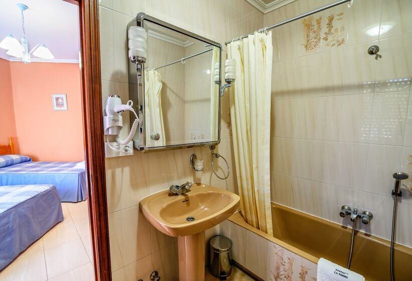 Семейный Номер, Hostal La Torre Ii