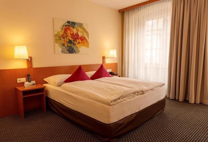 Номер Стандарт, Central Hotel Löwen