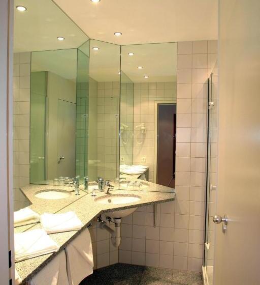 Номер Стандарт, Central Hotel Löwen