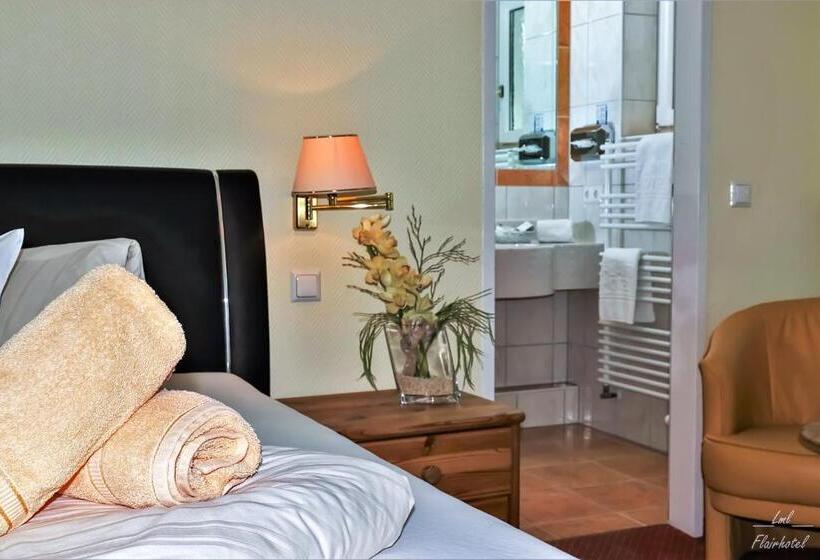 اتاق استاندارد با چشم‌انداز باغ, Flairhotel Am Wörthersee