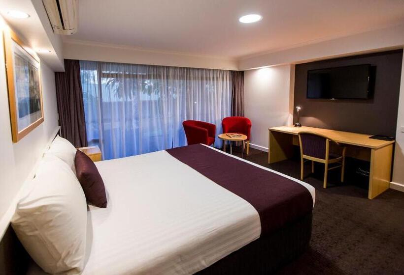 带大床的高级房间, Mercure Alice Springs Resort