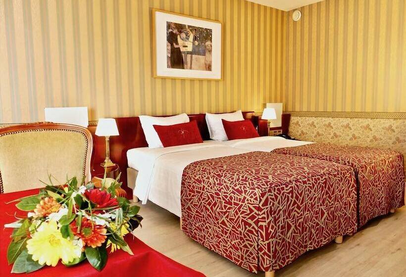 Номер Стандарт, Golden Tulip Hotel De’ Medici