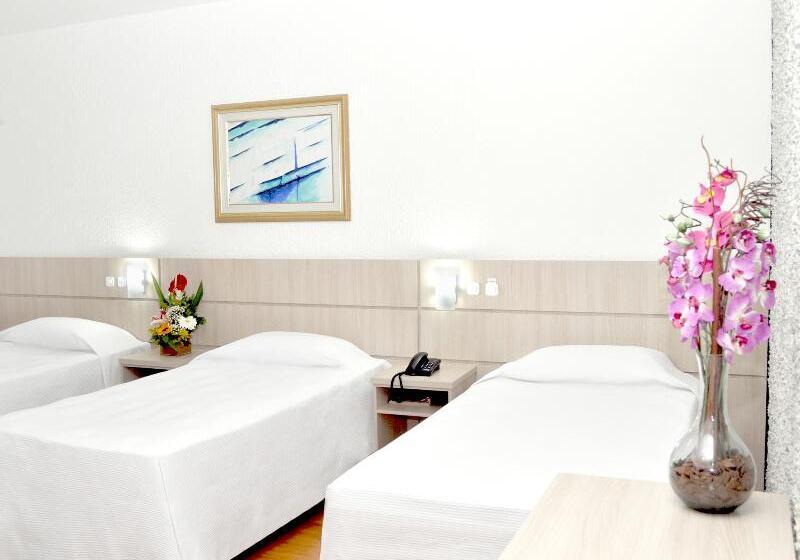 스탠다드 트리플 룸, Caravelle Palace