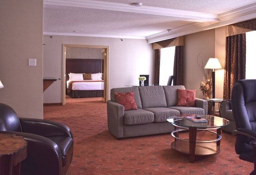 سوییت اجرایی, Hamilton Plaza Hotel & Conference Center
