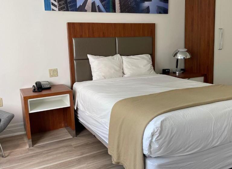 スタンダードルーム, Travelodge By Wyndham Niagara Falls Lundys Lane