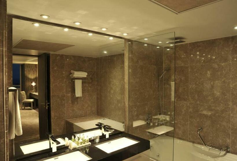 带大床的套房, Adams Beach Hotel & Spa