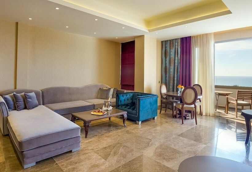 带大床的套房, Adams Beach Hotel & Spa