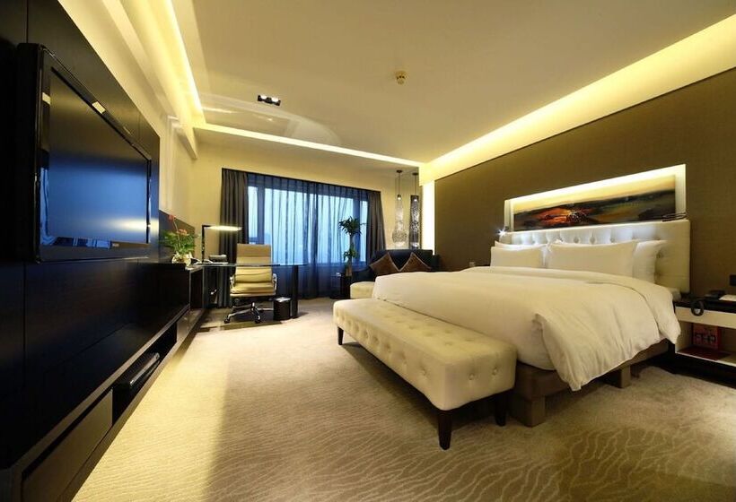 Номер Executive, Furama Hotel Dalian