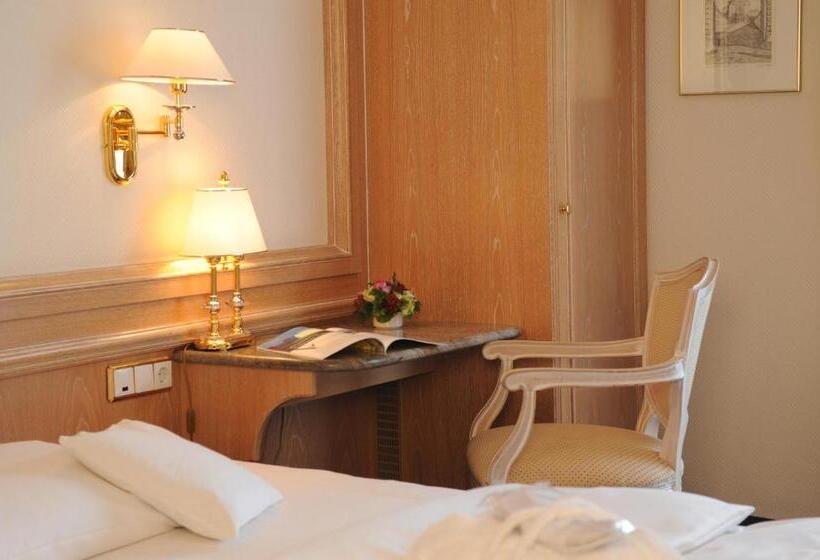 اتاق استاندارد با چشم‌انداز دریاچه, Ringhotel Seehof