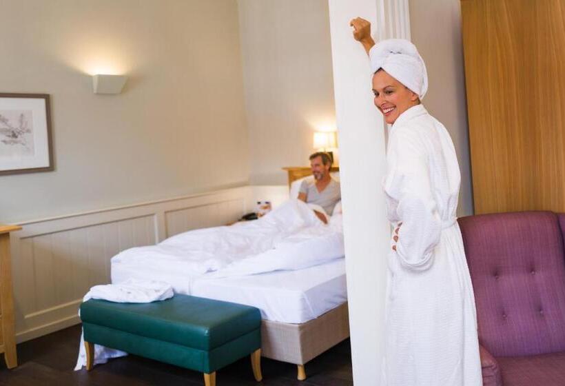 Полулюкс, Gräflicher Park Health & Balance Resort