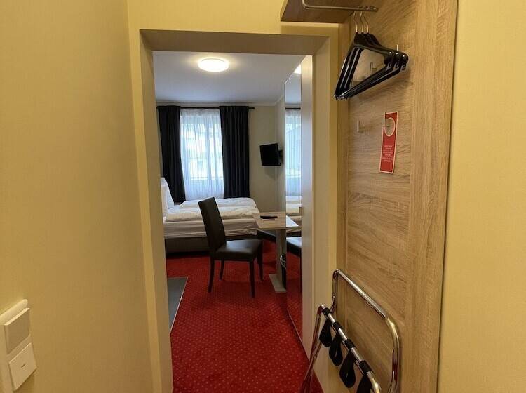 コンフォートルーム, Palm Premium Hotel & Apartments