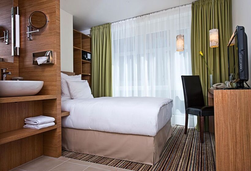 标准单人间, Wyndham Köln