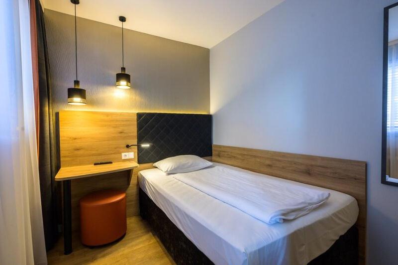 Номер Стандарт Индивидуальный, Plaza Inn Rieker Stuttgart Hauptbahnhof