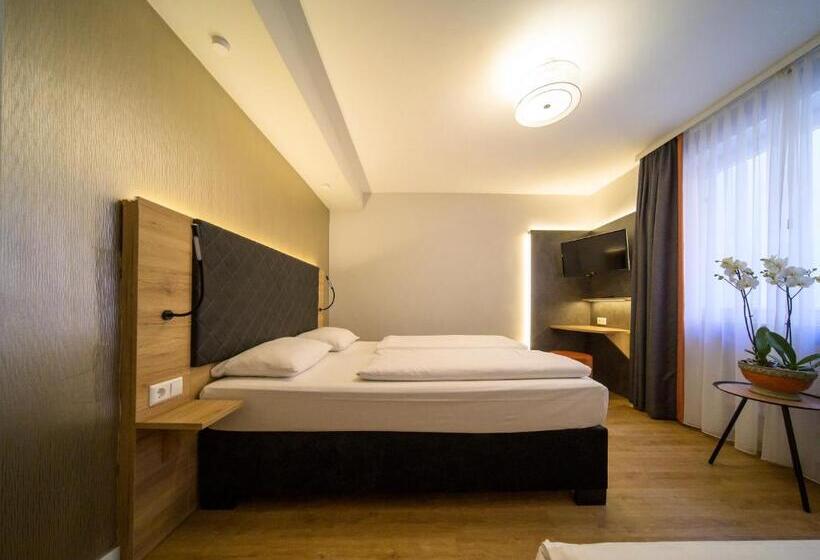 Номер Стандарт Трехместный, Plaza Inn Rieker Stuttgart Hauptbahnhof