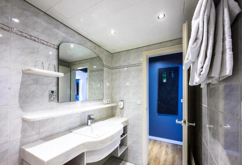Номер Стандарт, Plaza Inn Rieker Stuttgart Hauptbahnhof