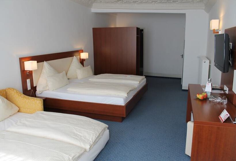 Четырехместный Номер Superior, Stadt Gut Hotel Gasthof Goldener Adler