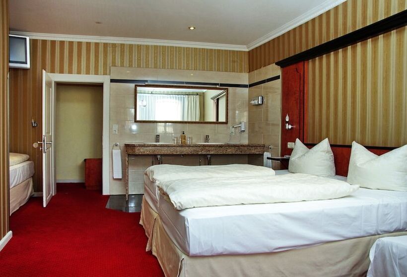 Четырехместный Номер Economy, Historik Hotel Goldener Hirsch Rothenburg