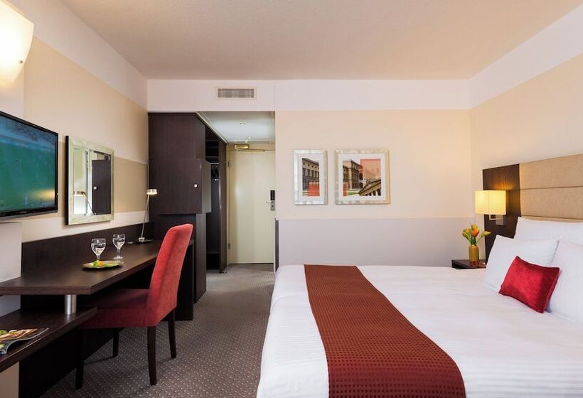 Номер Deluxe, Leonardo Hotel Munich Arabellapark